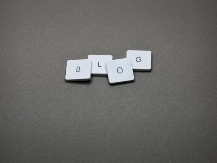 Ile artykułów na bloga pisać, aby przyciągnąć ruch na stronę? Optymalna częstotliwość publikacji treści