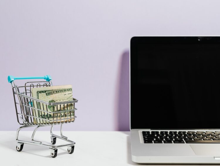 Jak wybrać agencję e-commerce – czynniki i wskazówki dla wyboru odpowiedniej agencji do współpracy w obszarze e-commerce