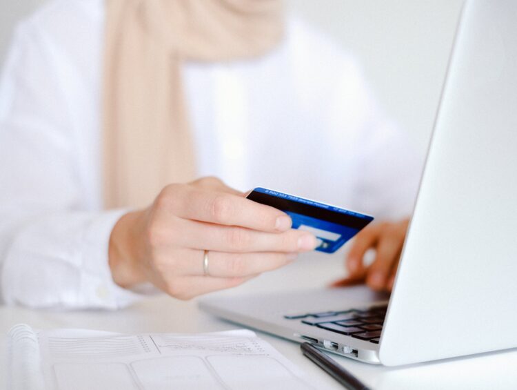 Jak założyć własny sklep online – kluczowe kroki i informacje przy zakładaniu sklepu internetowego