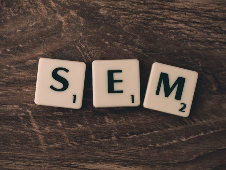 Kampania SEM – co to jest i jak efektywnie prowadzić kampanię reklamową w wynikach wyszukiwania