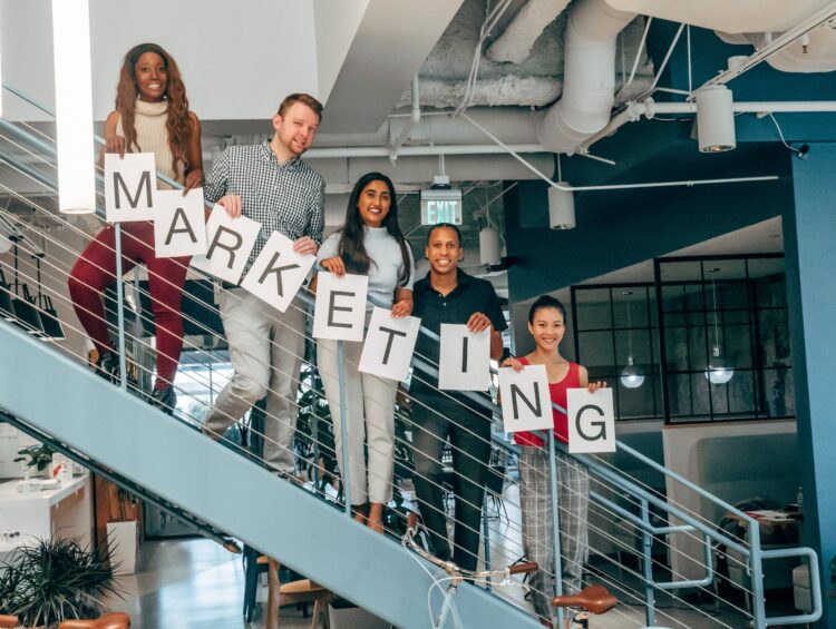 Plan marketingowy – jak go napisać. Praktyczny przewodnik po tworzeniu kompleksowego planu marketingowego.