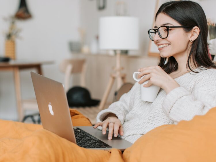 Poznaj wady i zalety Magento – przegląd zalet i wad platformy Magento dla sklepów internetowych.