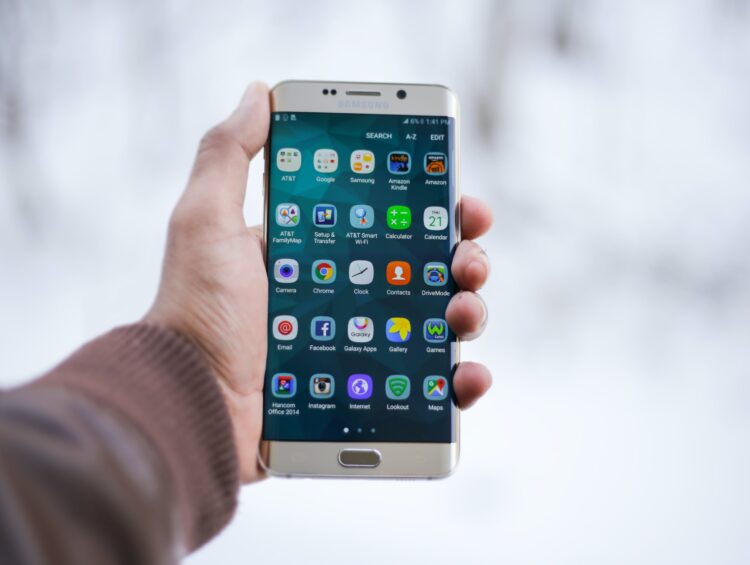 Reklama mobilna: Jak skutecznie promować swoją firmę na urządzeniach mobilnych.