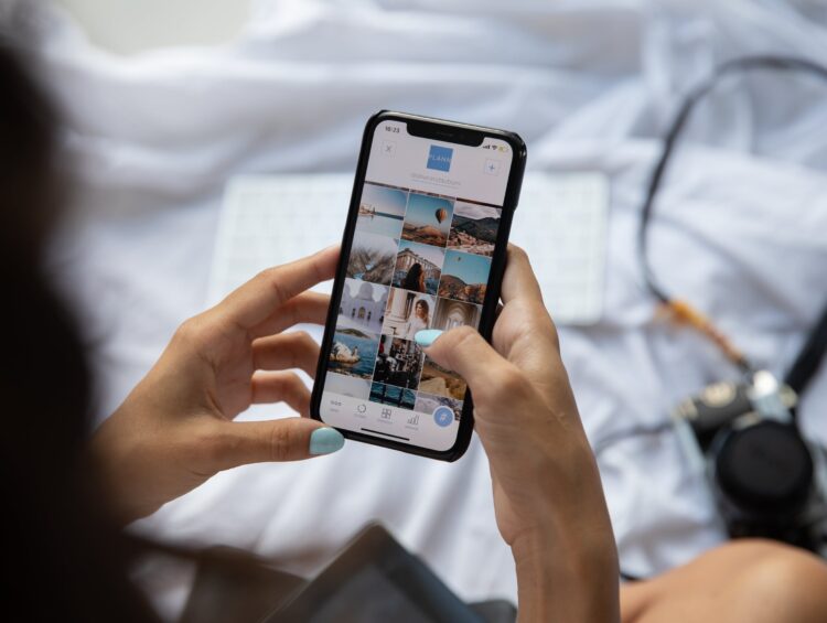 UX – czyli intuicyjność na miarę XXI wieku – znaczenie User Experience (UX) i rola intuicyjności w projektowaniu interfejsów użytkownika.