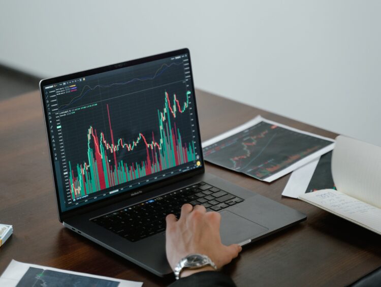 Jak wybrać skuteczne frazy kluczowe dla Twojej strategii SEO