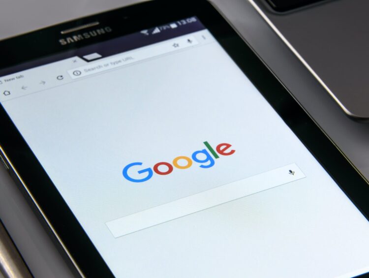 Korzystanie z Google Autocomplete do generowania pomysłów na słowa kluczowe